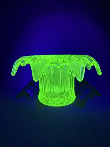 Vintage sowerby uranium green - uranium,