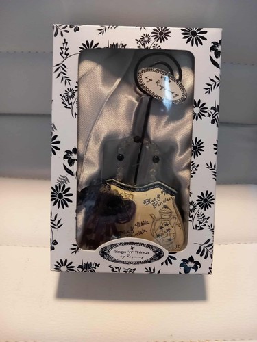 Retro handbag ornament with
