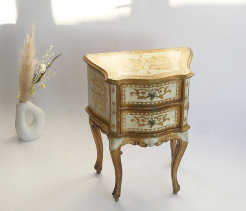 Italian gold gilt chest with - gilt,