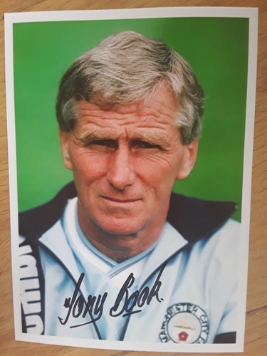 Tony book manchester city - book,