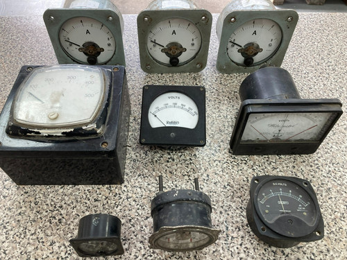 Vintage old industrial - 9x,