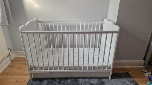 Baby cot toddler bed - /,
