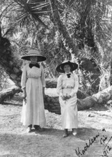 Two colonial ladies in India