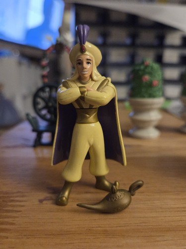 Disney aladdin vintage plastic - disney,