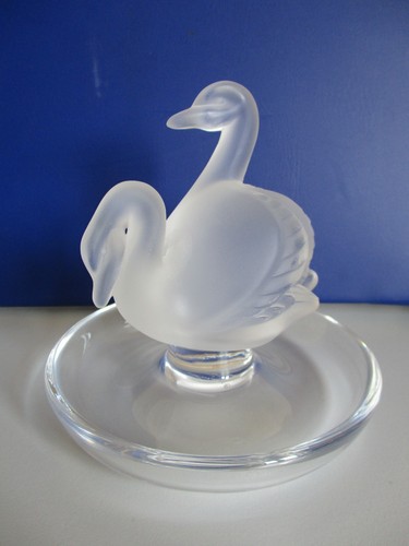 Lalique signed frosted swan - lalique,