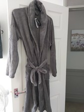 Brand NEW Mens MEDIUM Dressing