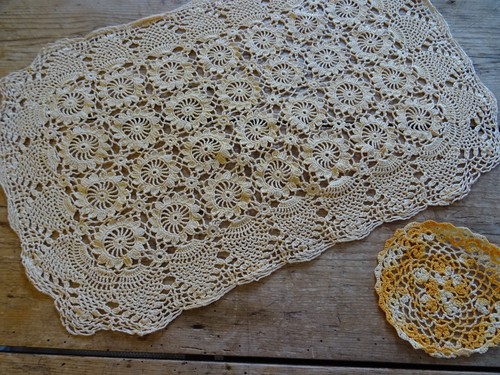 Vintage retro doilies - 2,