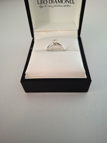 Leo diamond 18ct - diamond, gold
