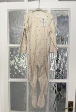 Cream + Heart Print Zip-up
