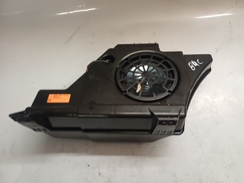 84c mercedes w204 subwoofer - mercedes,