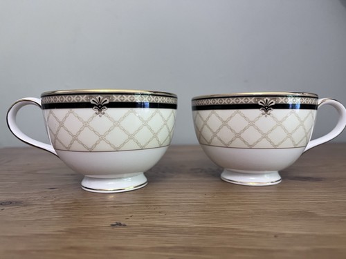 Pair royal doulton teacups - doulton,