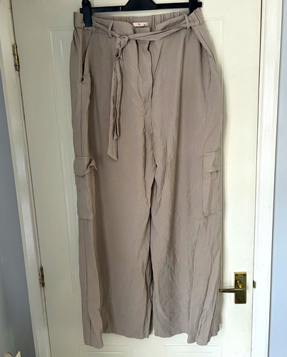 Women beige cargo - women’s,