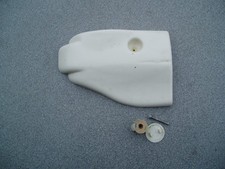 CARAVAN  FRONT NEARSIDE CORNER