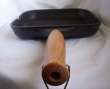 Griddle Pan Large Skillet Wooden Handle Cast Aluminium Ridged Base 24cm