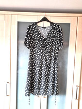 PEACOCKS DAISY PRINT LADIES DRESS SIZE 18 TIE BELT ATTACHED NEW WITHOUT TAGS