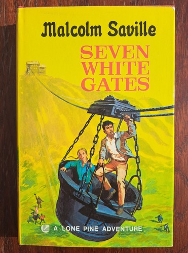 Seven white gates - white,
