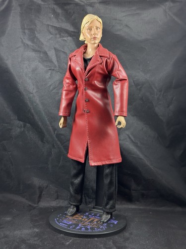 Buffy red coat sideshow - buffy,