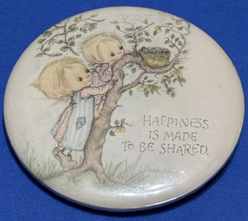 Hallmark love dot 1973 pinback - dot,