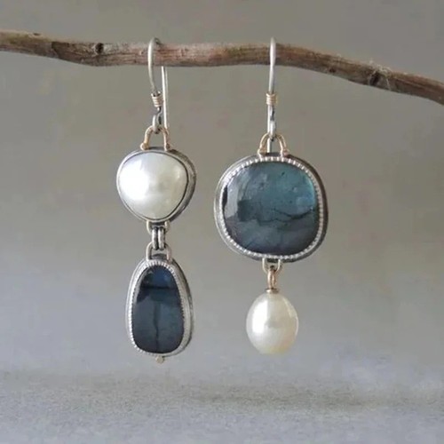 Vintage blue dangle earrings - blue,