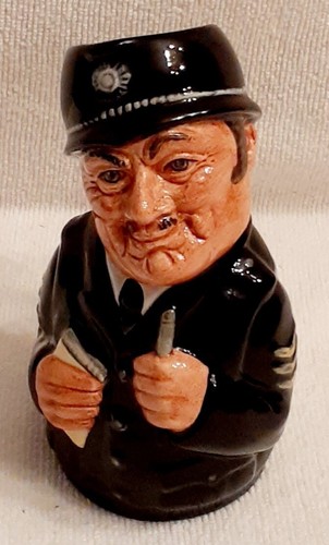 Royal doulton tne policeman - doulton, "tne