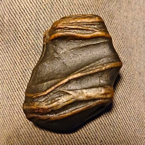 Natural veined wishing rock - natural,