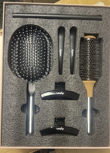 Dyson styling hair - brush, gift