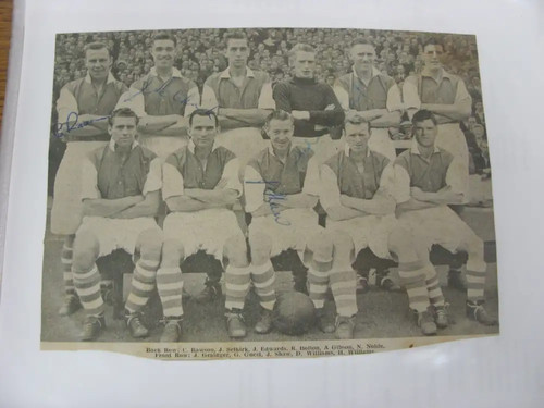 1952 autographed team group - autographed,