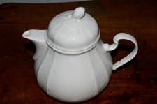 VINTAGE FINE BONE CHINA WHITE MEDIUM TEA POT 1970S PERFECT COND CLASSIC VGC