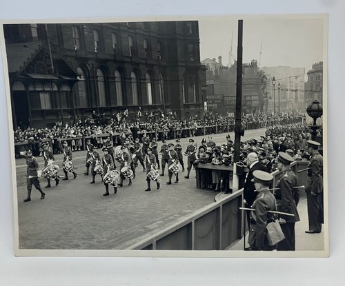 Signed photograph ww11 - signed,