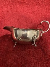 AN VINTAGE SMALL SCALLOP EDGED