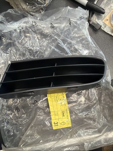 Saab front lower grill - 95,