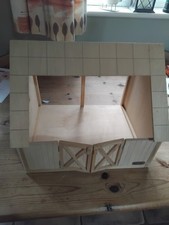 Breyer  traditional run in wooden barn +rugs,hay net,saddle,bridle & other bits