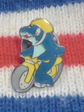 DISNEY RACER PIN BADGE