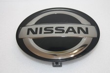 GENUINE NISSAN QASHQAI FRONT BUMPER GRILL BADGE EMBLEM 62889-6CA0A