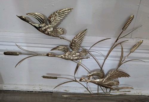 Vtg brass tone flying - vtg,