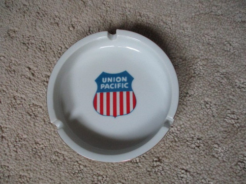Vintage gold rim ceramic - gold,