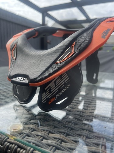 Leatt neck brace ktm - leatt,