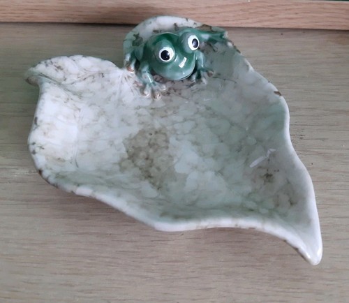 Vintage ceramic leaf pin - leaf,