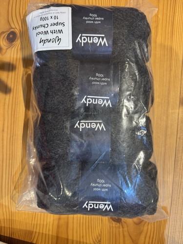 Wendy with wool super chunky - with,
