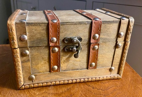 Mini wooden treasure chest - mini,