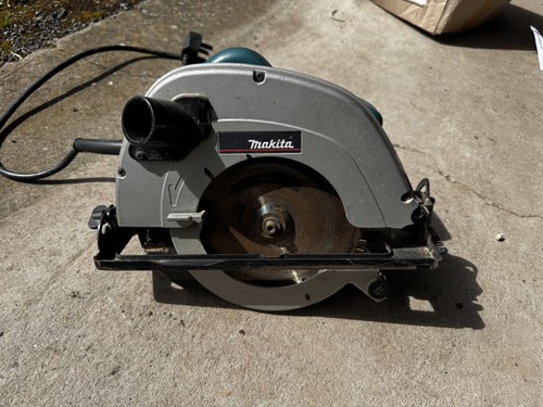 Makita 5704r circular saw 230v - 5704r,