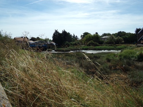 Photo river crouch at - photo,
