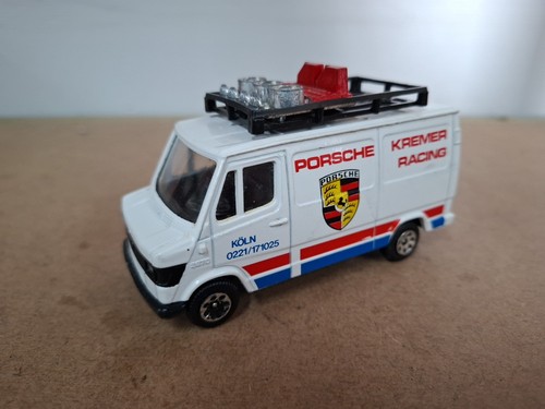 Corgi mercedes benz 207d - benz,