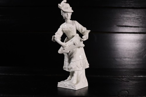 Kpm lady with hurdy gurdy - with, 16.3
