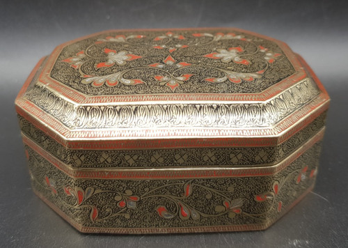 Vintage highly decorated - vintage,