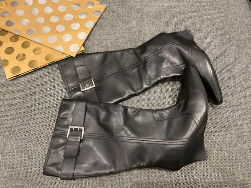 Black heeled boots - black,