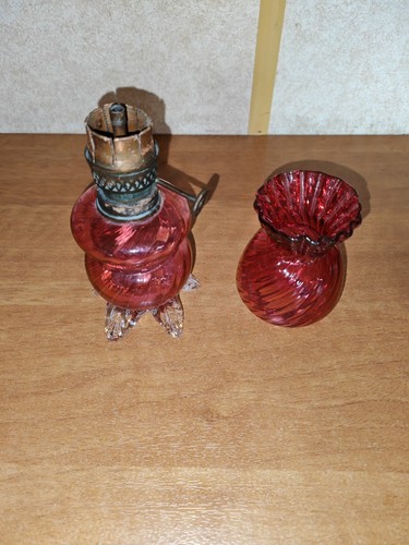 Cranberry glass oil lamp swirl - glass,