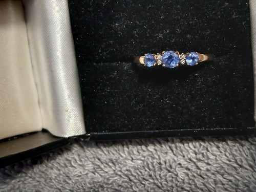 Dainty tanzanite and - 9,