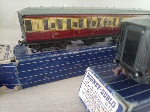 Hornby dublo coaches - 2, x