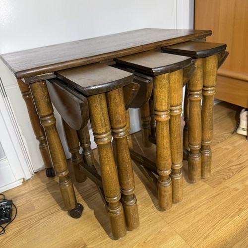 Rare solid oak nest tables - solid, of